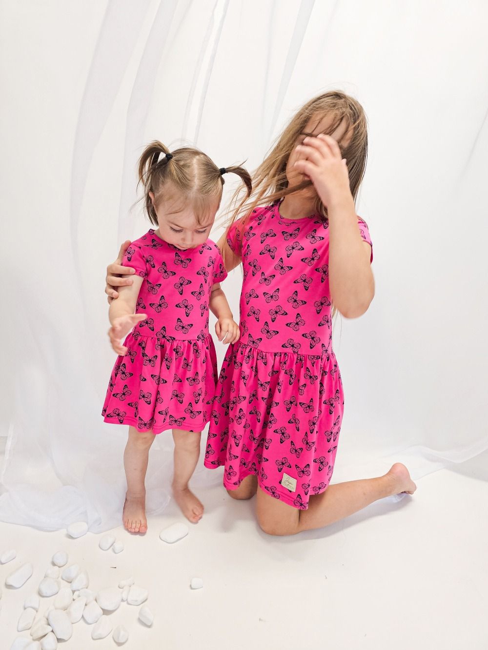 Dívčí šaty bavlněné BUTTERRFLY s krátkym rukávem