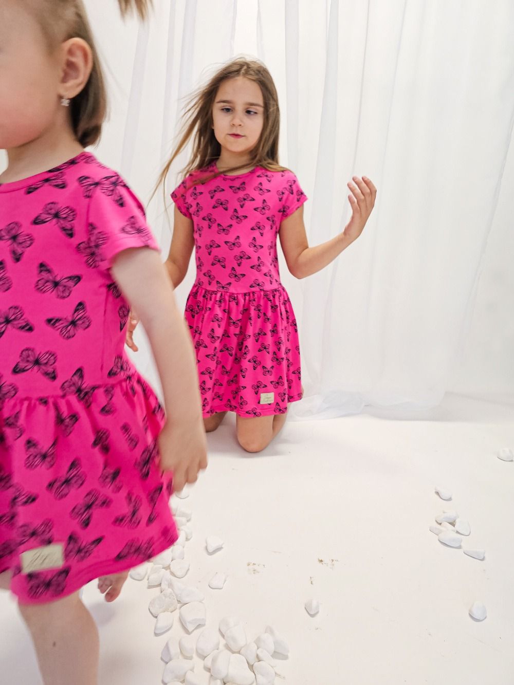 Dívčí šaty bavlněné BUTTERRFLY s krátkym rukávem