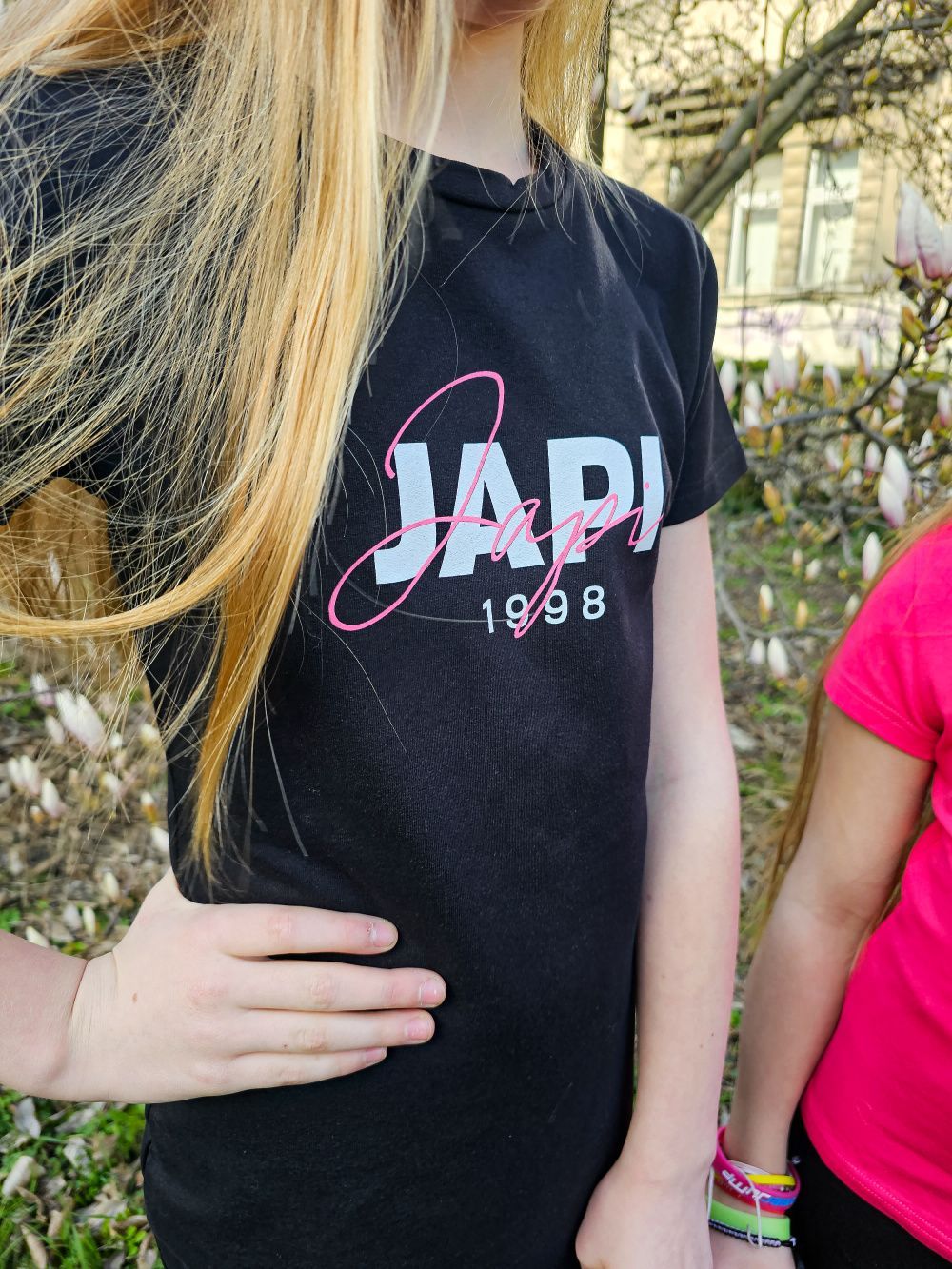 Dívčí šaty slim MAGENTA s krátkym rukávem